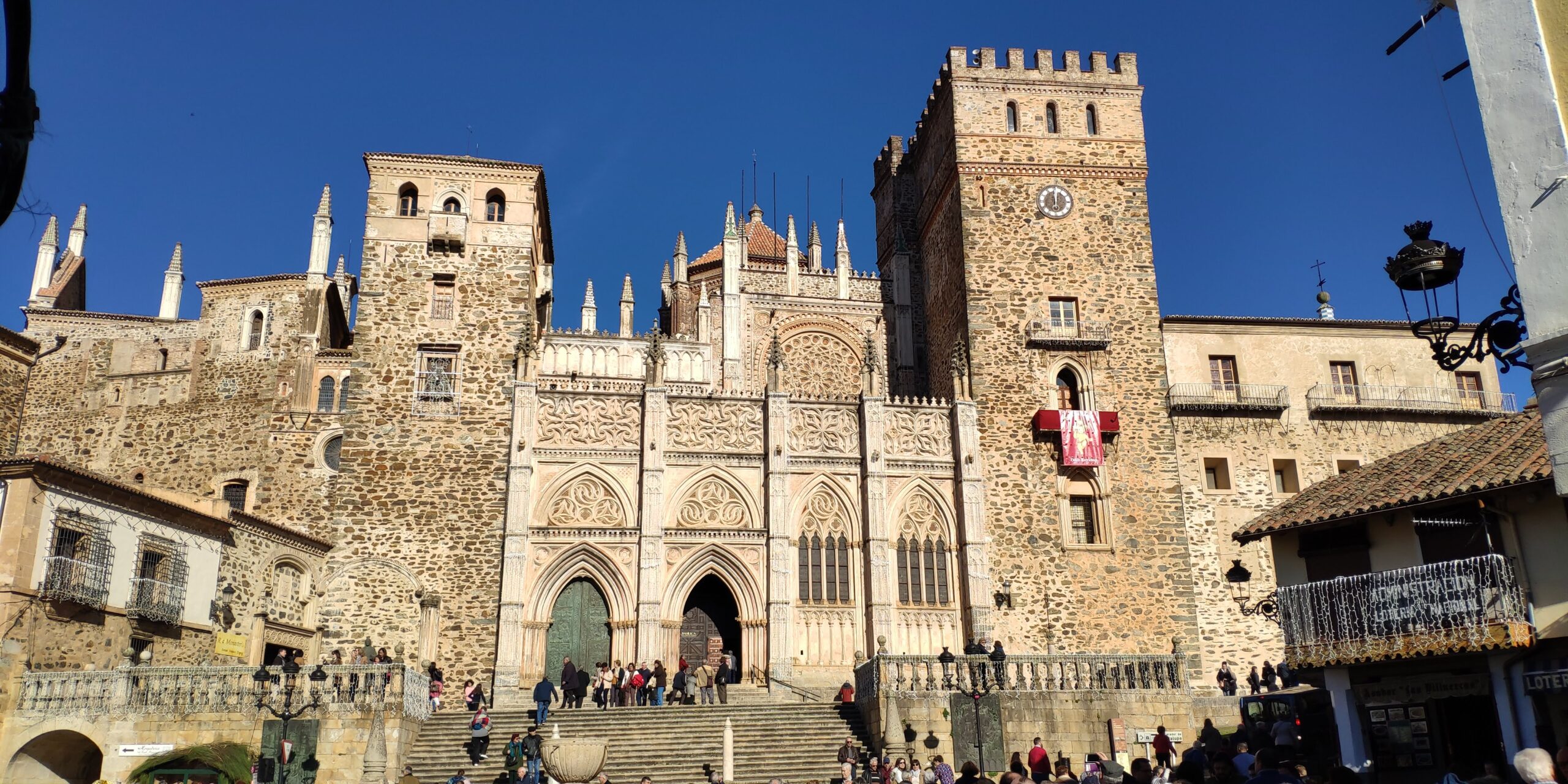 guadalupe descubre el real monasterio de santa maria un tesoro historico y espiritual scaled