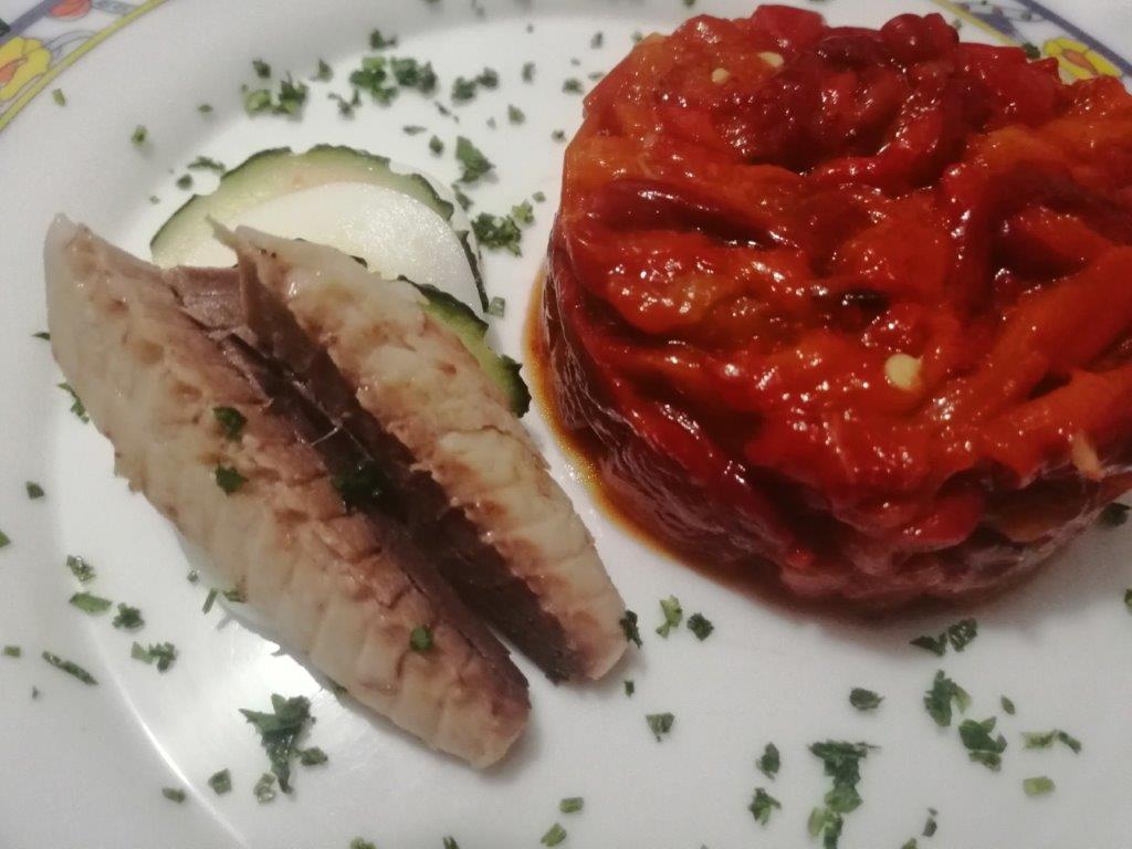 receta de asadillo manchego con ventresca de atun un plato de fusion para disfrutar